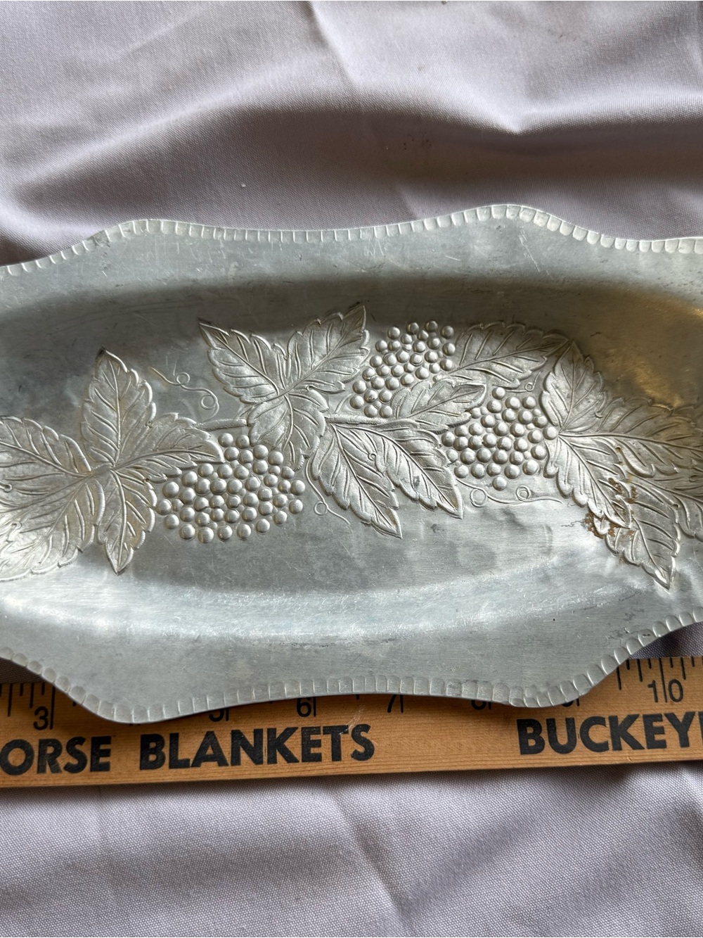 Everlast Forged Aluminum Grape Motif Serving Tray
